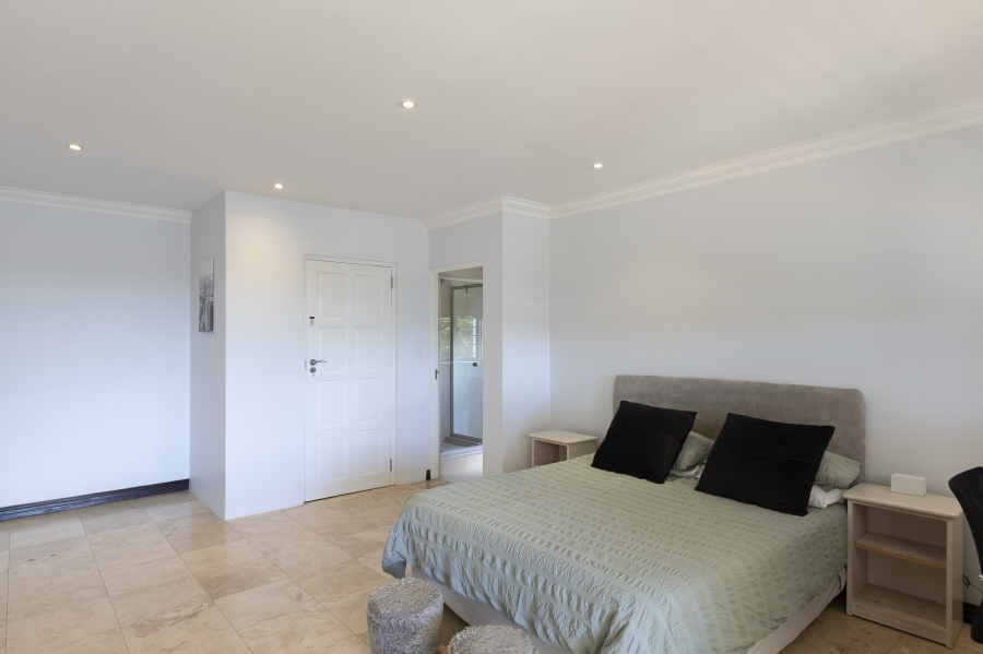 To Let 4 Bedroom Property for Rent in Heldervue Western Cape